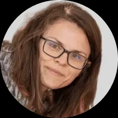 Miklósi Dóra - Tesztelő és Backoffice felelős portréja