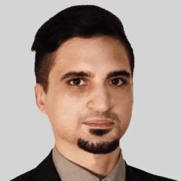 Tóth Krisztián - Értékesítés és Marketing vezető portréja